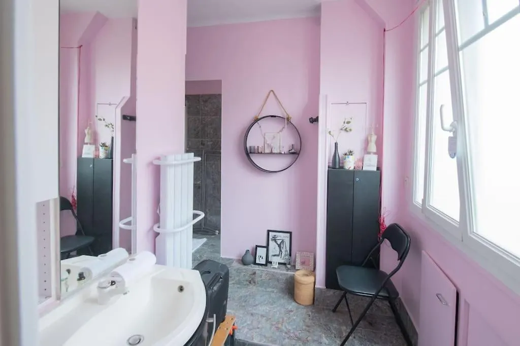 Josephine Baker , Appartement Cosy , 2 Pieces Ensoleille Paris