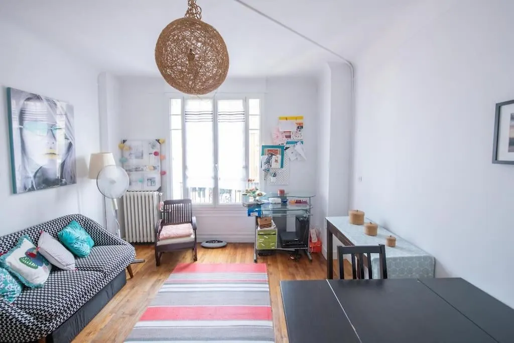 Josephine Baker , Appartement Cosy , 2 Pieces Ensoleille Paris